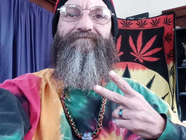 6ebad7d0edbe5b4b3e931c8cd1515de1_rasta-768-576-c-90